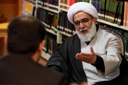   فقیه ارادتمند آقا در حلقه جامعه مدرسین