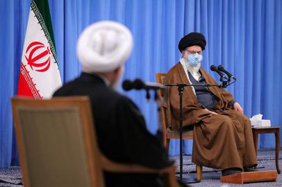 خامنه‌ای در این دیدار از موشک و عدم مذاکره با آمریکا و راهکارهای اقتصادی سخن گفت.