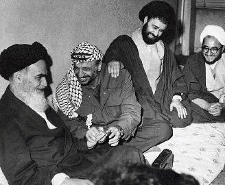 عرفات در روزهای اول انقلاب بهمن ۵۷ خود را به تهران و آیت الله خامنه ای رساند