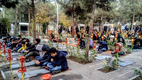 علیرضا زاکانی شهردار تهران مدتی پیش آرامستان گردی را برای دانش آموزان مدارس به عنوان اردوهای تفریحی پیشنهاد داد.