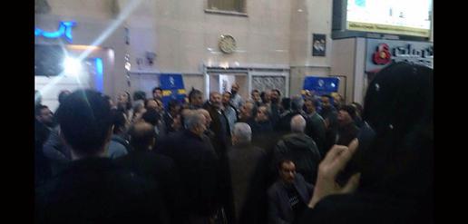 Traders Stung as Tehran Stock Exchange Slumps