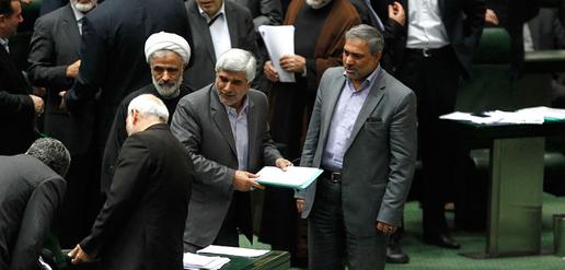 محمد فرهادی با رای بالای نمایندگان مجلس  وزیر علوم شد.