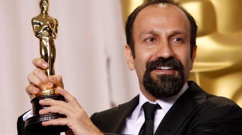 Oscar Winner to Government Official: I Detest You!