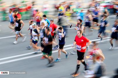 Hundreds Take Part in Tehran Marathon