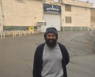 کیومرث مرزبان، طنزنویس از زندان اوین آزاد شد