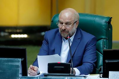. اقدام امروز مجلس شورای اسلامی اگر ناشی از کم اطلاعی رئیس و نمایندگان تازه کار آن نباشد، بدون شک، مصداق بارز «دیکتاتوری اکثریت» است.