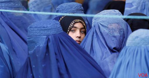 نگاهی به مهاجرت زنان از افغانستان به ایران و موفقیت‌های آنان