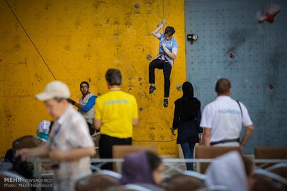 Tehran Hosts Asian Rock Climbing Competition