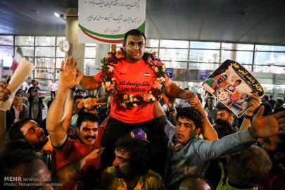 Crowds Welcome Victorious Freestyle Wrestlers Home from Rio