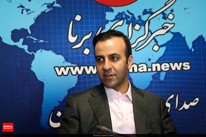 اردیبهشت سال جاری، خبرگزاری «مهر» رضا یلوه را به عنوان «عامل آشفتگی باشگاه» و «حامی کارگزار پرسپولیس» معرفی کرد.