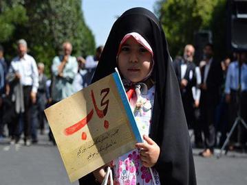 مجلس هشتم در ماده 196 «قانون برنامه پنجم توسعه» بر استفاده از نخبگان بسيجی برای «مشاوره، توليد فكر و توسعه فرهنگ عفاف و حجاب و تحكيم بنيان خانواده» تاكيد كرد.