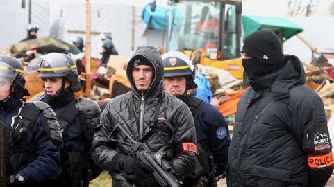 تشدید قوانین، دستگیری و انتقال هزار پناه‌جو در شمال فرانسه