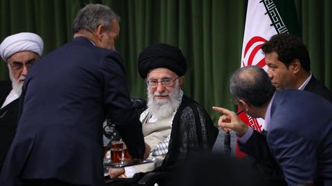این برای اولین بار در تاریخ ۴۰ساله جمهوری اسلامی ایران است که شخص رهبر و دفتر او تحت تحریم ایالات متحده امریکا قرار می‎گیرند.