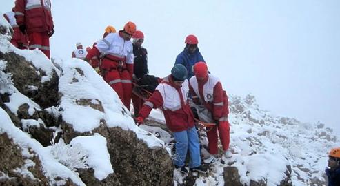 While the Turkish Red Crescent cleared the snow up to the border, Iranian search and rescue workers were held up by a lack of equipment