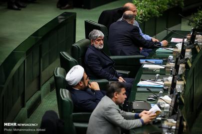 «علی مطهری»، نماینده تهران، از مطرح‌شدن استیضاح وزیر کشور به دلیل «حوادث اخیر» و فراهم نکردن «تمهیدات لازم» برای آغاز اجرای طرح افزایش قیمت بنزین خبر داده است.