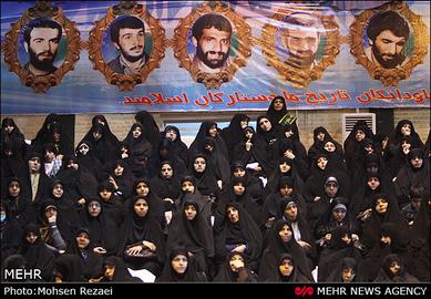 Righteousness Circles (Halegheh-hayeh Salehin) began forming in early 2008. After the 2009 Iranian Green Movement protests
