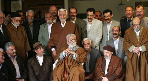Fearing the arrest of Noor Ali Tabandeh, the grandmaster of the Gonabadi Sufi order, a group of dervishes surrounded his home in Golestan-e Haftom to ward off an arrest.