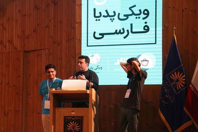 درخواست برای جلوگیری از «سانسور و مداخله‌های جانبه‌دارانه» در ویکی‌پدیای فارسی