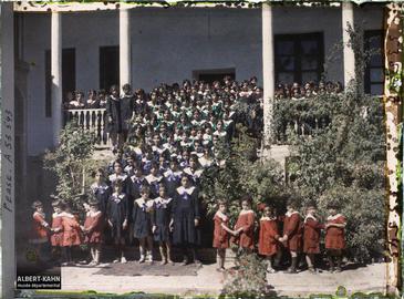 Students of the AIU’s Hamadan school, 1927. Courtesy of Archives de la planète. (Musée départemental Albert-Kahn.)