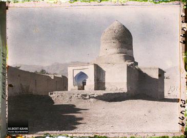 Exterior of the Shrine to Esther and Mordechai, Hamadan, 1927. Courtesy of Archives de la planète.  (Musée départemental Albert-Kahn)