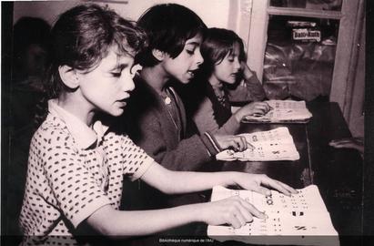 Young girls reading Hebrew, AIU Hamadan school, 1967. Courtesy of the Library of the AIU (Paris)