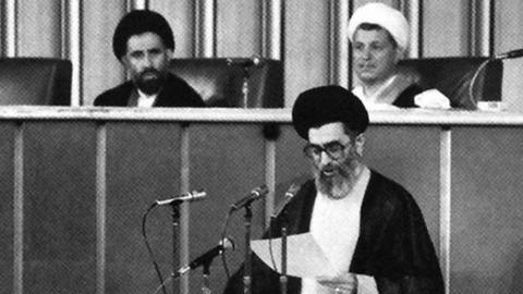 خامنه‌ای و مسیر رشد سیاسی‌اش؛ چرا آینده نظام بدون او مبهم است