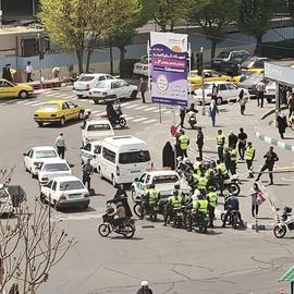 حضور پررنگ ماشین‌های گشت ارشاد، ونک، تهران