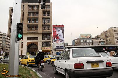 نوبت به بیلبوردهای ضد اشتون رسید