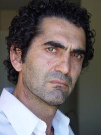 دست و پای به جا مانده ی رفیقم روی مین آینه زلال شدن باقی زندگی ام شد 