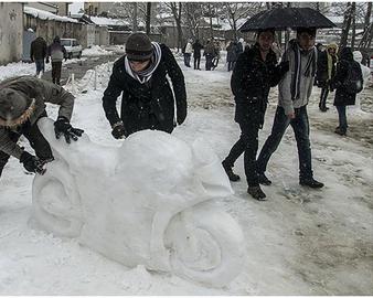 جشنواره مجسمه های برفی در رشت