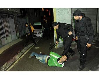 مبارزه شبانه با اراذل و اوباش در محلات تهران