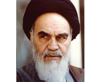 آیت‌الله خمینی در این نامه نسبت به مرگ کمونیسم به گورباچف هشدار داده بود:«جناب آقای گورباچف، برای همه روشن است که از این پس کمونیسم را باید در موزه‌های تاریخ سیاسی جهان جست‌وجو کرد؛ چرا که مارکسیسم جواب‌گوی هیچ نیازی از نیازهای واقعی انسان نیست؛ چرا که مکتبی است مادی و با مادیت نمی‌توان بشریت را از بحران عدم اعتقاد به معنویت که اساسی‌ترین درد جامعه بشری در غرب و شرق است، به در آورد.»