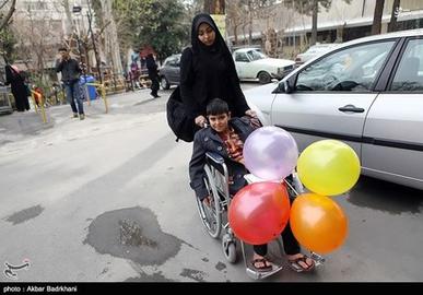 کاروان شادی دربیمارستان مفید/بچه‌ها خندیدند