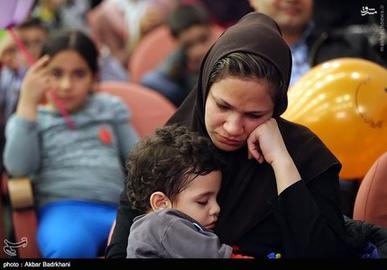 کاروان شادی دربیمارستان مفید/بچه‌ها خندیدند