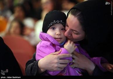 کاروان شادی دربیمارستان مفید/بچه‌ها خندیدند
