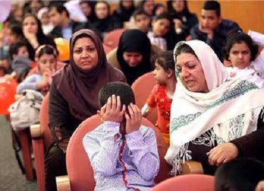 کاروان شادی دربیمارستان مفید/بچه‌ها خندیدند