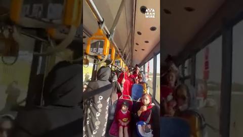 اتوبوس از در شرقی تا گیت‌ها؛ رقص و شادی زنان