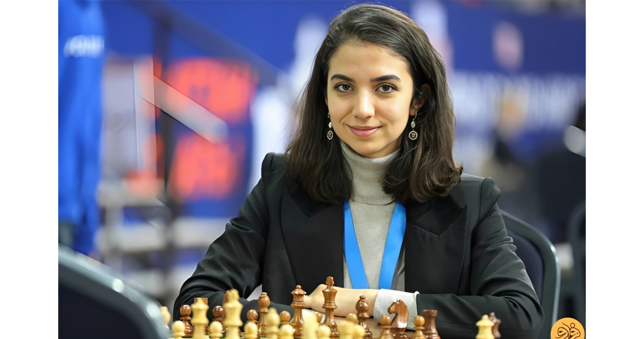 Iranian-born International Master of Chess - Dorsa Derakhshani. In this  picture, she's playing for the United States. : pics